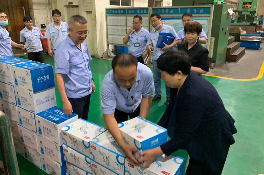 ?陜西省總工會黨組成員李秀華一行到秦川集團(tuán)慰問一線職工