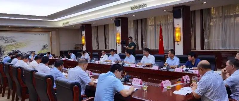 嚴(yán)鑒鉑董事長赴漢中秦川業(yè)務(wù)板塊調(diào)研，與漢中市委市政府座談