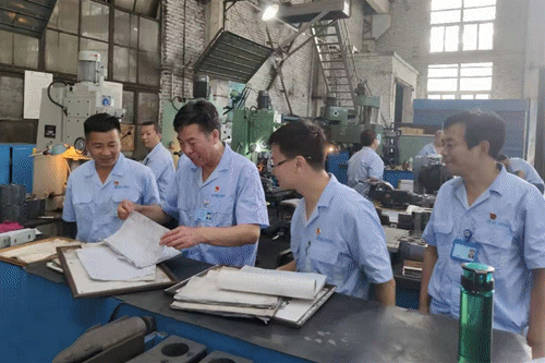 嚴鑒鉑董事長深入一線調(diào)研指導(dǎo)工作