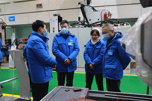 嚴鑒鉑董事長深入生產(chǎn)一線調(diào)研指導(dǎo)工作