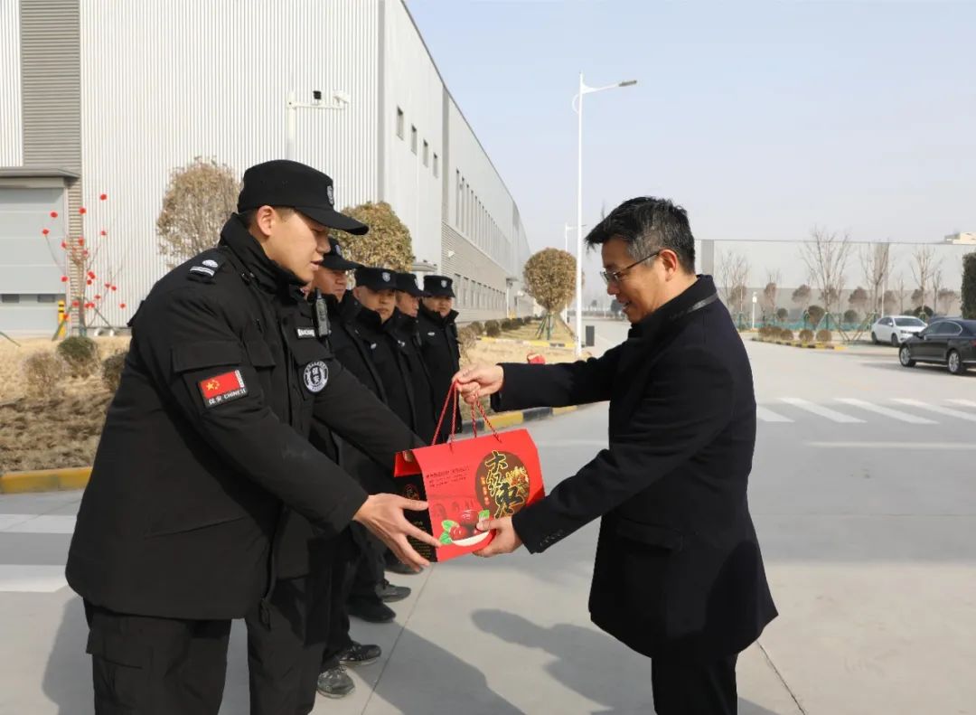 【集團資訊】馬旭耀等集團領(lǐng)導(dǎo)慰問值班員工